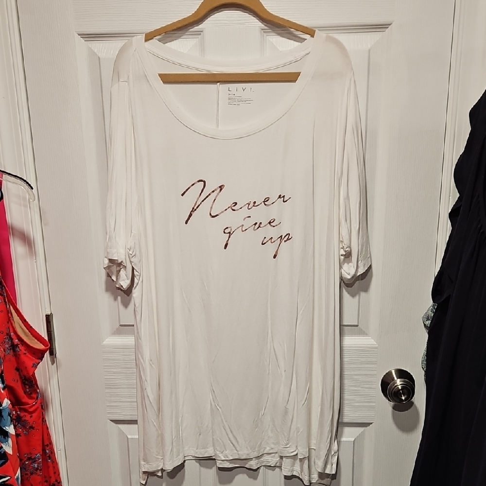 Livi Active White Graphic Tee